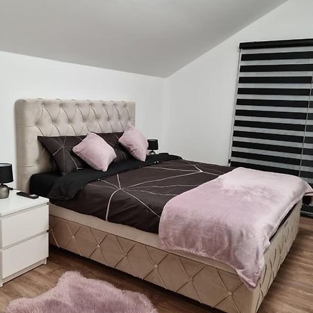 Lilien Apartment Airport Ledine Exterior foto